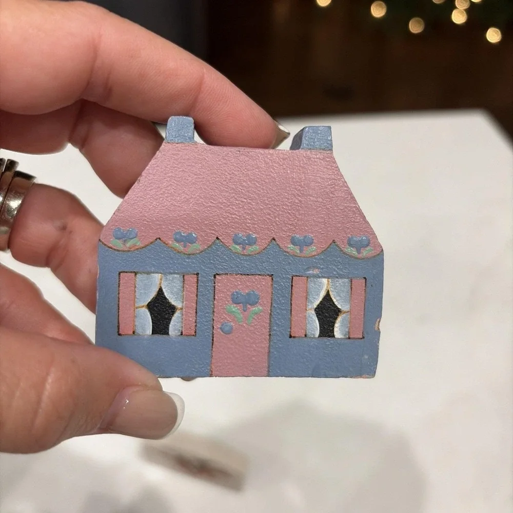CAT'S MEOW VILLAGE - Usps, Courthouse ++ - LOT OF 6 BUILDINGS - 2 Extra Wooden
